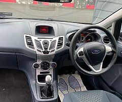 FORD FIESTA ZETEC 1.4 DIESEL (2010) WITH ONLY 59,095 MILES - Image 6/10