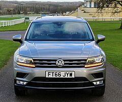 2017 Volkswagen Tiguan - Image 4/10