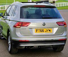 2017 Volkswagen Tiguan - Image 9/10