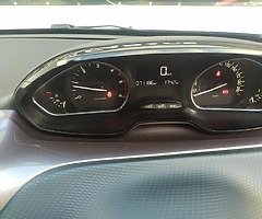 2014 Peugeot 2008 Active 1.4 HDi 4dr - Image 9/10
