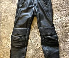Motorbike leather trousers and jacket - Image 5/5