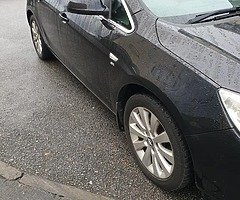 Car - Image 6/10