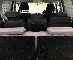 Volkswagen Touran 1.6 7seats - Image 6/8