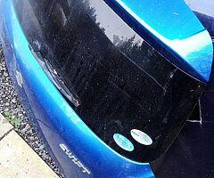 Suzuki Swift 2012 bood glass