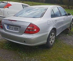 Mercedes E220 automatic gearboxes  engine 100%Good  electronic problem so is no start at the moment