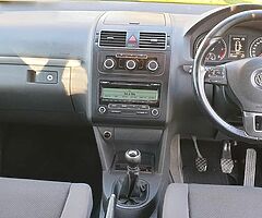 2011 VOLKSWAGEN TOURAN BLUEMOTION 1.6 DIESEL 6 SPEED MANUAL - Image 4/9