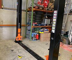 4 ton 2 post fully automatic car /van/4x4 garage lifts