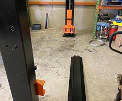 4 ton 2 post fully automatic car /van/4x4 garage lifts - Image 4/7
