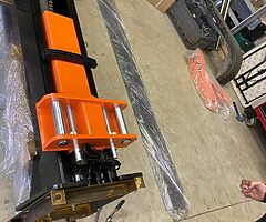 4 ton 2 post fully automatic car /van/4x4 garage lifts - Image 6/7