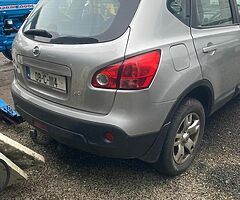 Nissan 08 jeep breaking