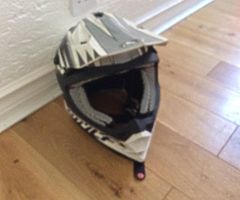 Wulfsport Motocross Helmet - Image 4/5