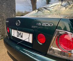 Lexus IS 200 - Image 8/9