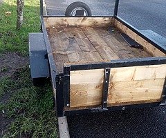8ft6"x4ft6" trailer bargain €350