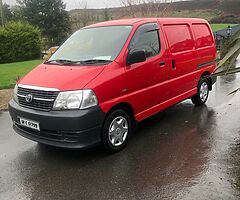 12 TOYOTA HIACE