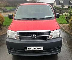 12 TOYOTA HIACE - Image 3/10