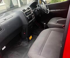 12 TOYOTA HIACE - Image 8/10