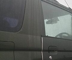 1995 Mitsubishi Pajero Junior Green - Image 8/9