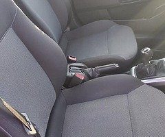 Immaculate 2010 Opel Astra Saloon, manual - Image 7/9