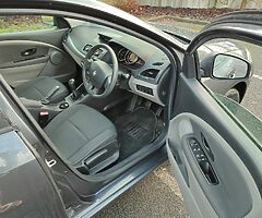Renault fluence 2011 - Image 5/10