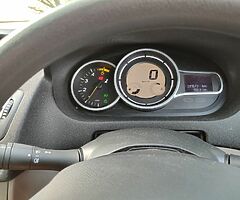 Renault fluence 2011 - Image 8/10