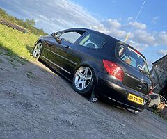 Car - Image 3/6