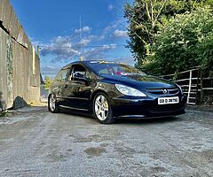 Car - Image 5/6