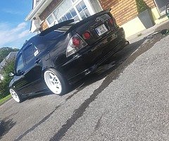 Lexus is200