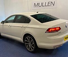 2018 Volkswagen Passat - Image 6/10