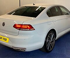 2018 Volkswagen Passat - Image 8/10