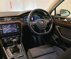 2018 Volkswagen Passat - Image 9/10
