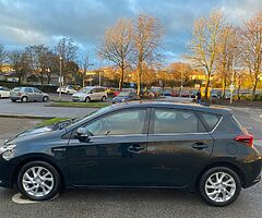 2016 Toyota Auris
