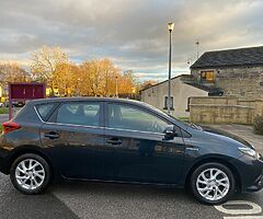 2016 Toyota Auris - Image 3/10