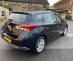 2016 Toyota Auris - Image 9/10