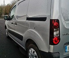 2012 Peugeot Partner