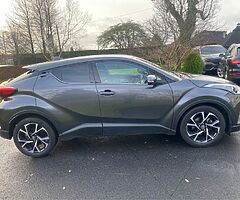 2018 Toyota C-HR - Image 3/10