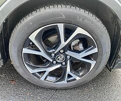 2018 Toyota C-HR - Image 6/10