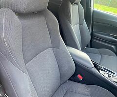 2018 Toyota C-HR - Image 10/10