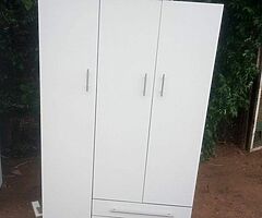 4 doors wardrobe and 3 doors and 2 doors - Image 7/10