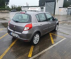 2011 Renault Clio 1.1 High Spec Bluetooth sat nav