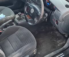 Volkswagen Passat 100hp - Image 4/5