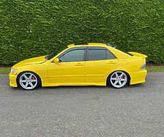 2003 Lexus IS 200 - Image 3/10