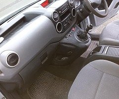 2010 Peugeot Partner - Image 7/10
