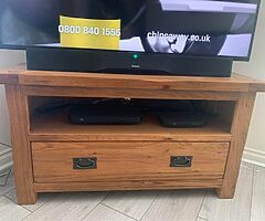 Heavy Oak Corner TV Unit and 2 sets of nest tables - Image 3/3