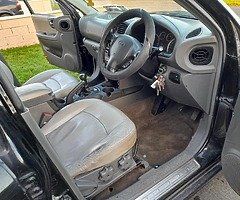 Hyundai Santa Fe - Image 5/9