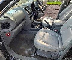 Hyundai Santa Fe - Image 6/9