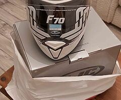 HJC helmet brand new never been used + Alpine stars SP8 gloves brand new never been used. - Image 3/8