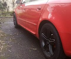 Not for sale looking for parts for audi a4 2005 1.9tdi sline,