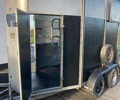 505  Horsebox