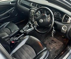 Jaguar X-Type 2.2 - Image 4/8