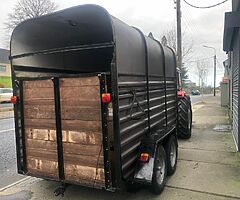 Horse box